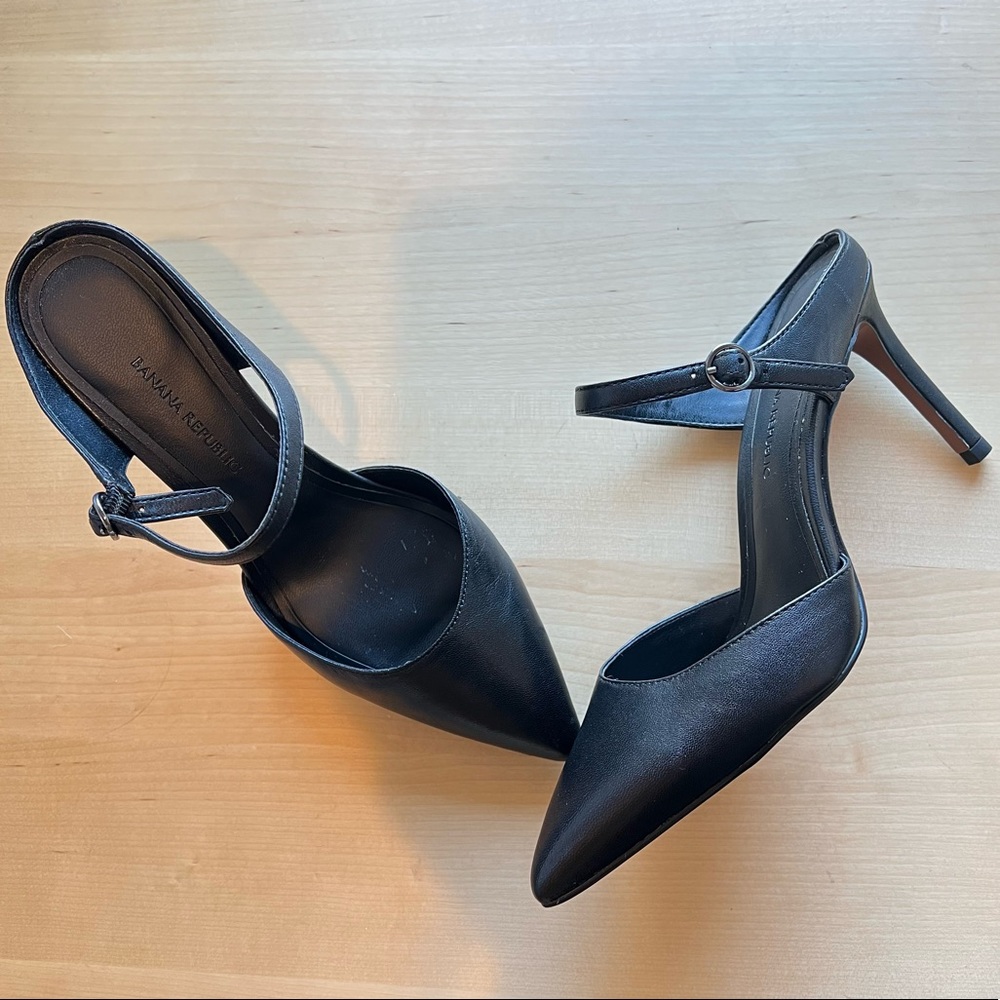 New Banana Republic slip on mule pumps black‎ leather low kitten heel strap sz 6